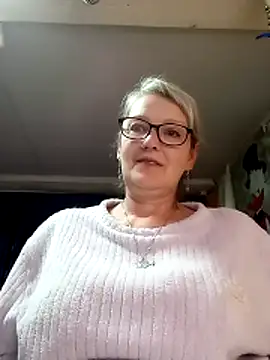 irinamaux online show from May 28, 12:55 pm
