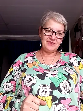 irinamaux online show from June 16, 5:40 am