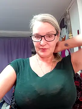 irinamaux online show from February 19, 11:56 pm