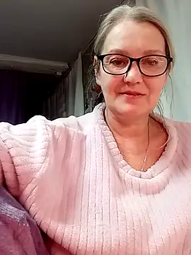 irinamaux online show from February 9, 5:44 pm