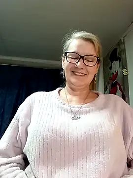 irinamaux online show from April 27, 10:19 pm
