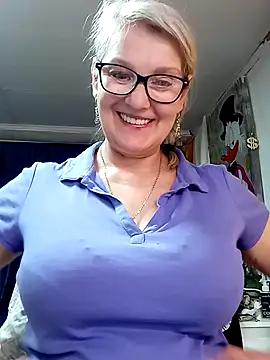 irinamaux online show from May 13, 4:30 am