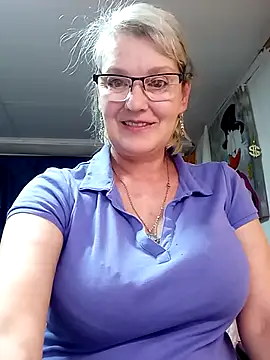 irinamaux online show from May 6, 9:08 pm