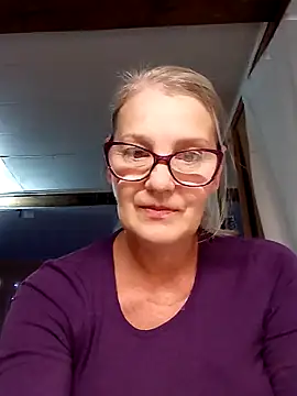 Snapshot of irinamaux chatting on October 15, 6:44 am irinamaux online show from October 15, 6:44 am