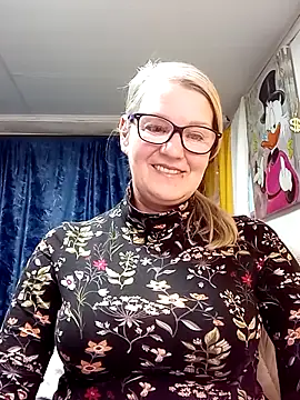 irinamaux online show from April 2, 4:02 pm