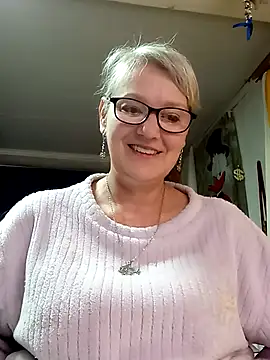 irinamaux online show from May 31, 5:02 am