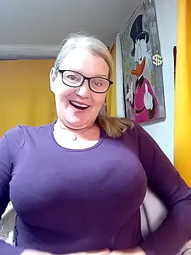 irinamaux online show from March 13, 2:16 am