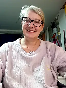 irinamaux online show from April 14, 1:54 am