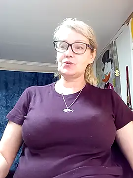 irinamaux online show from May 4, 5:16 pm
