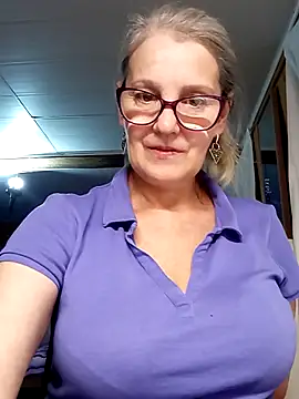 Snapshot of irinamaux chatting on October 11, 5:14 pm irinamaux online show from October 11, 5:14 pm