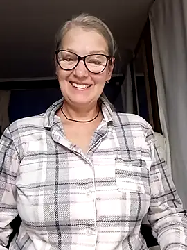 Snapshot of irinamaux chatting on October 24, 4:00 am irinamaux online show from October 24, 4:00 am