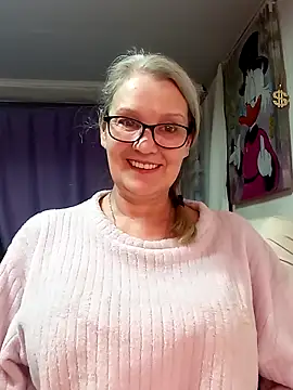 irinamaux online show from February 15, 9:25 pm