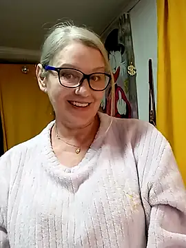 irinamaux online show from March 29, 12:01 am