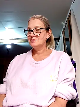 Snapshot of irinamaux chatting on October 27, 4:52 pm irinamaux online show from October 27, 4:52 pm