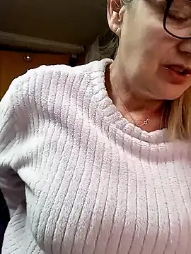 irinamaux online show from March 23, 11:37 pm