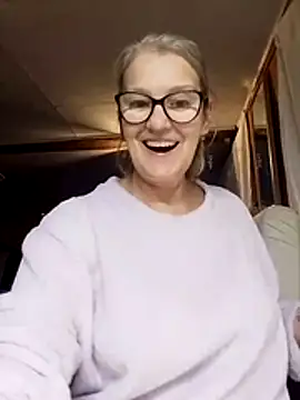 Snapshot of irinamaux chatting on October 29, 11:20 am irinamaux online show from October 29, 11:20 am