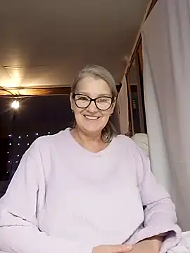 Snapshot of irinamaux chatting on November 2, 6:18 am irinamaux online show from November 2, 6:18 am