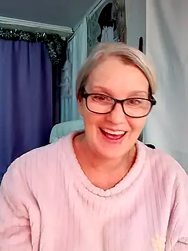 Snapshot of irinamaux chatting on January 11, 8:38 pm irinamaux online show from January 11, 8:38 pm