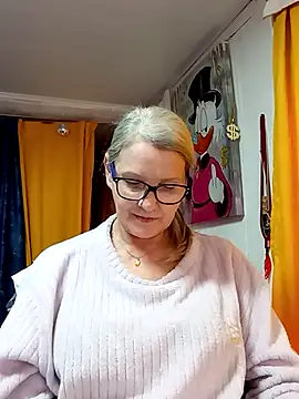 irinamaux online show from March 28, 10:38 am