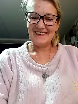 irinamaux online show from May 7, 9:18 pm