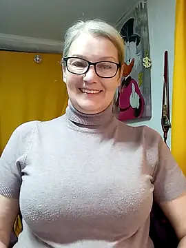 irinamaux online show from March 17, 3:53 am