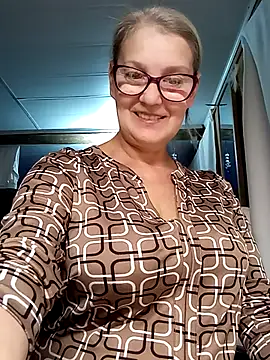 Snapshot of irinamaux chatting on October 9, 4:13 am irinamaux online show from October 9, 4:13 am