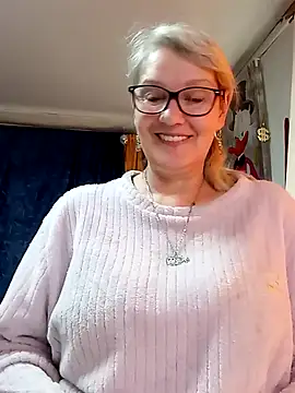 irinamaux online show from May 16, 6:34 am