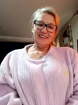 irinamaux online show from April 23, 6:42 am