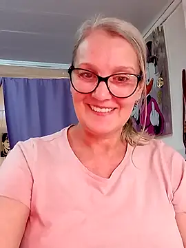 Snapshot of irinamaux chatting on December 21, 4:52 pm irinamaux online show from December 21, 4:52 pm