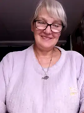 irinamaux online show from July 7, 6:47 am