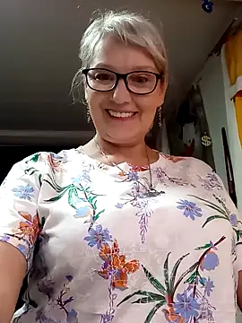 irinamaux online show from May 24, 8:36 am