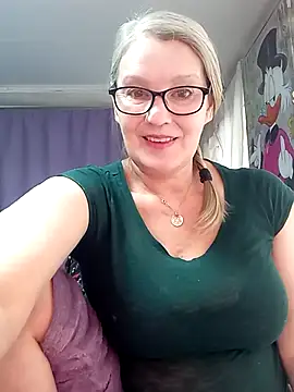 irinamaux online show from March 4, 9:50 am