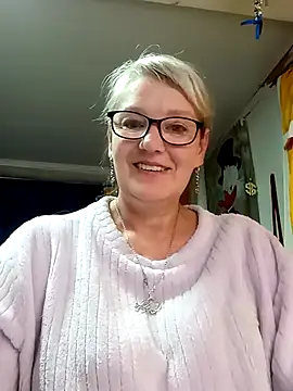 irinamaux online show from May 30, 7:58 am