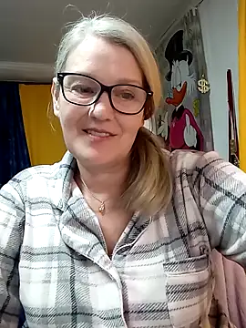 irinamaux online show from March 27, 5:27 am