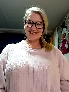 irinamaux online show from April 5, 7:42 pm