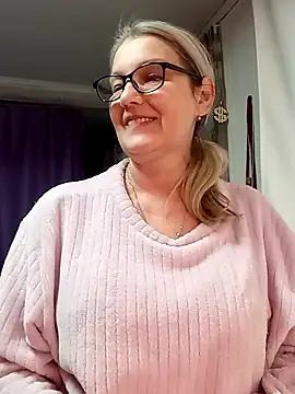 irinamaux online show from February 7, 7:49 am