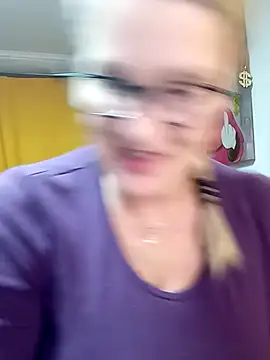 irinamaux online show from March 14, 11:00 pm