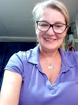 irinamaux online show from April 16, 5:14 pm