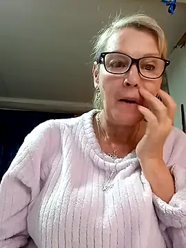 irinamaux online show from April 22, 4:30 am