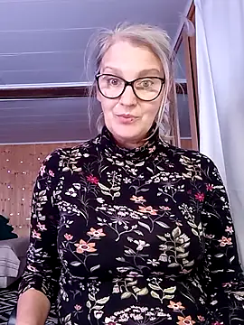 Snapshot of irinamaux chatting on September 29, 12:33 pm irinamaux online show from September 29, 12:33 pm