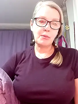 irinamaux online show from February 28, 5:45 pm