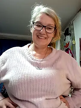 irinamaux online show from April 10, 4:30 am