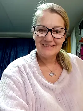 irinamaux online show from April 4, 2:40 am