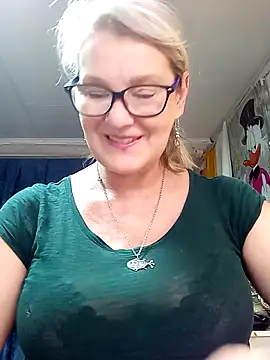 irinamaux online show from May 17, 7:25 pm