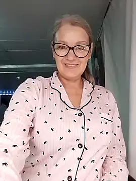 Snapshot of irinamaux chatting on November 21, 6:56 am irinamaux online show from November 21, 6:56 am