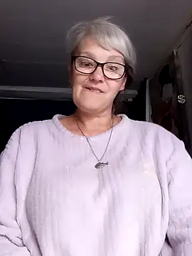 irinamaux online show from June 11, 3:58 am