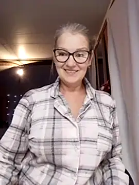 Snapshot of irinamaux chatting on November 6, 6:28 am irinamaux online show from November 6, 6:28 am