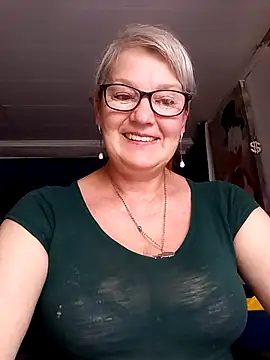 irinamaux online show from June 27, 3:45 am