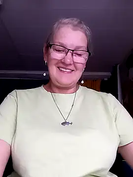 irinamaux online show from July 11, 3:07 am