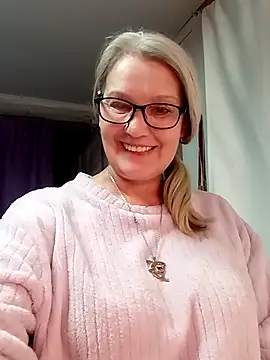 irinamaux online show from February 8, 4:26 pm